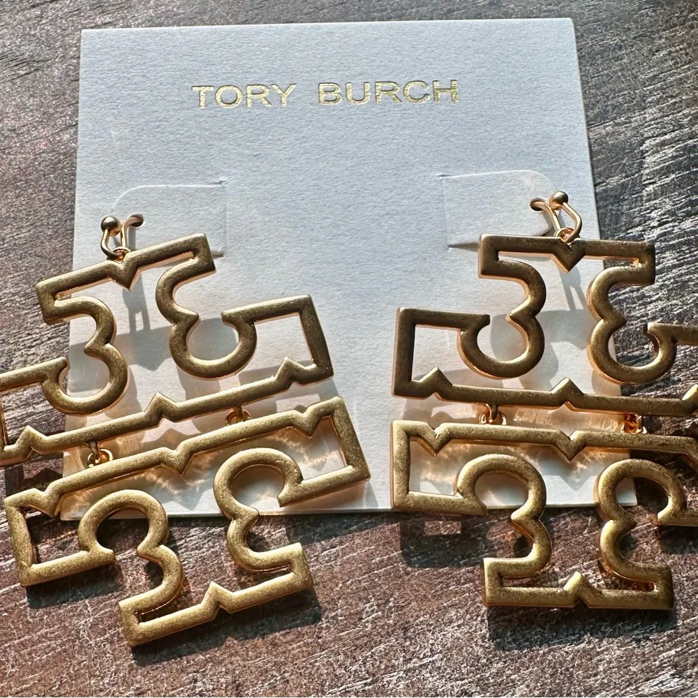 NEW Auth. Tory Burch Britten Logo Drop Earrings (Gold), on TB Earring Card